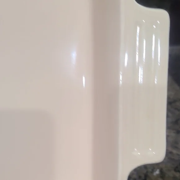 Le Creuset Cream and Green Squared Bakeware Dish with Handles - Picture 7 of 10